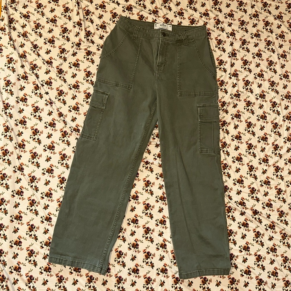 9R Hollister Olive green high rise cargo pants